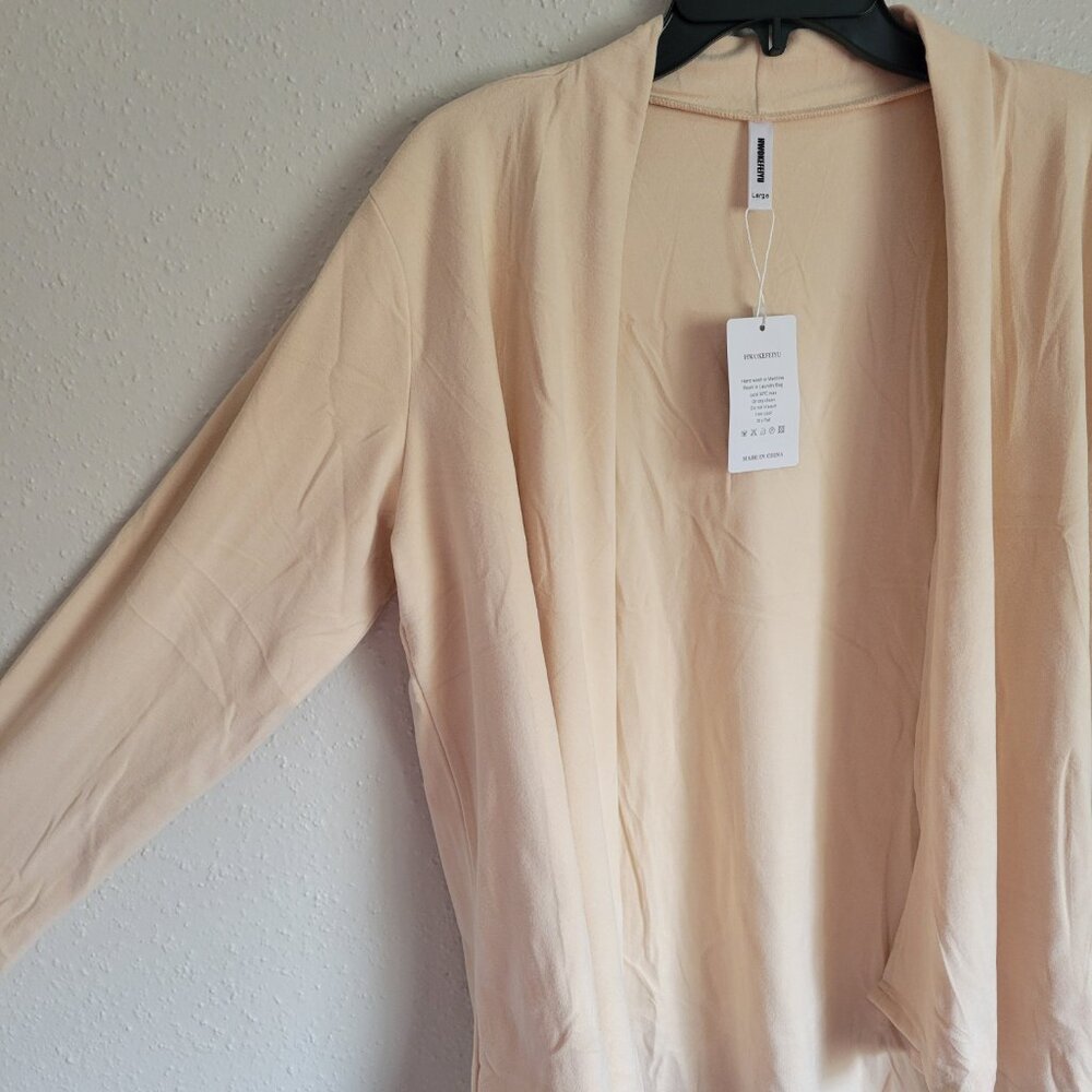 Hwokefeiyu Women's Carigan - Picture 3 of 6